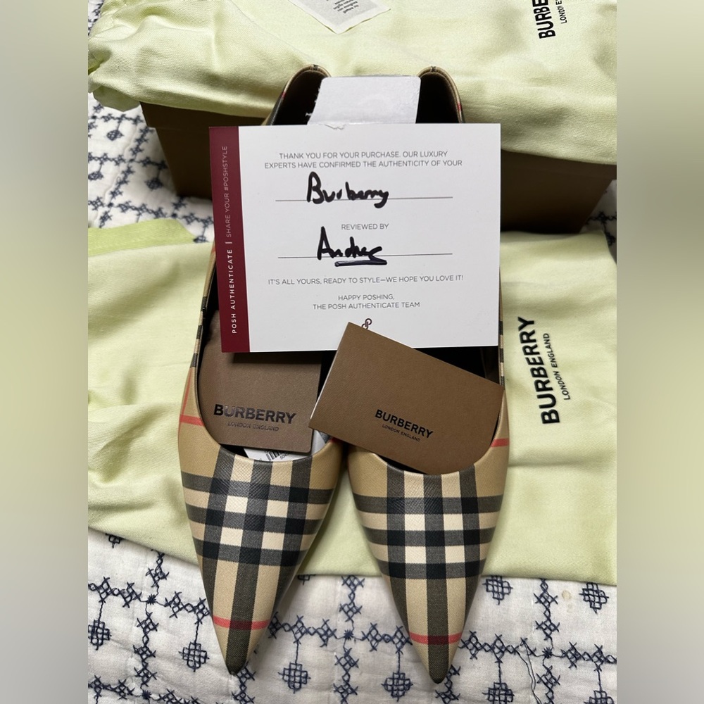 NIB Burberry Aubri Vintage Check Plaid Pointed Leather Heels Kitten 9 EUR 39.5